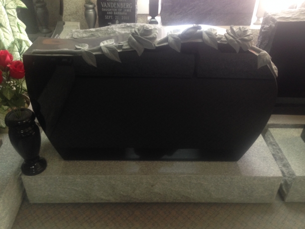 144 – TOP CARVED ROSE